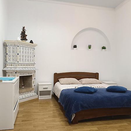 Apartments Anna Лвив Екстериор снимка